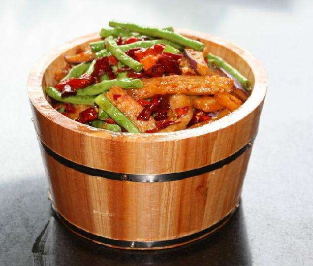 木桶饭厨师招聘热潮，趋势解读与个人立场探讨