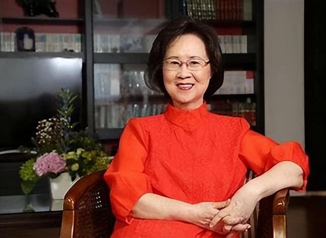 最新打小三图片大全，小巷风情小店独特魅力展示
