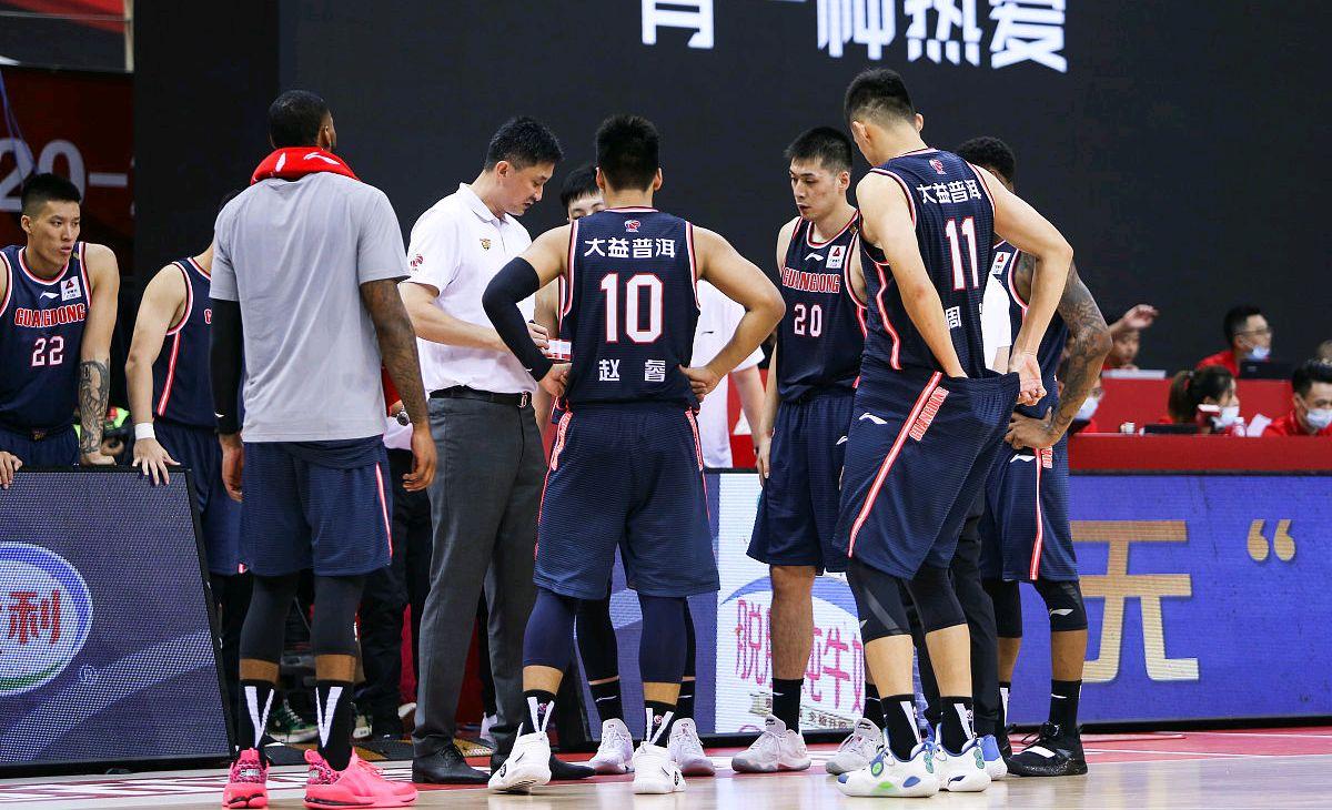 CBA广东男篮最新动态，篮球场上的温情与陪伴