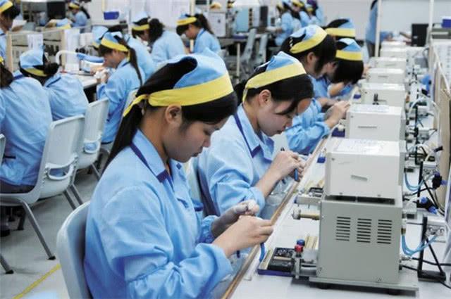国家关于退休年龄的最新规定,国家关于退休年龄的最新规定，一场探索自然美景的鼓舞人心之旅