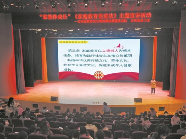 2024新澳门六开彩今晚直播,动态解读分析_工具版2.796