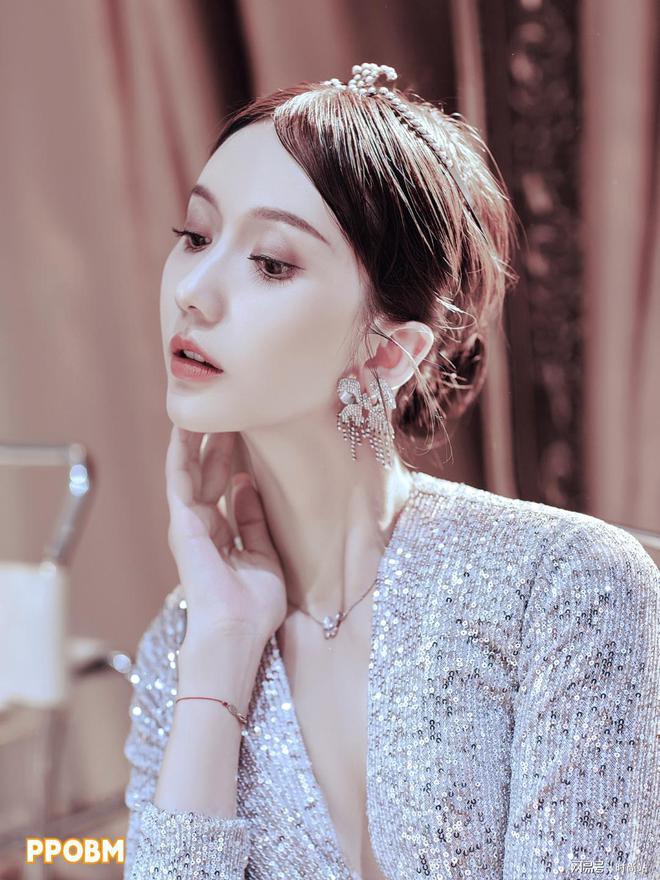 灯明星，时代之光，照亮前行之路