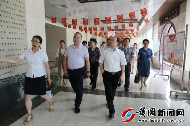 吴麟章最新，小巷中的美食秘密