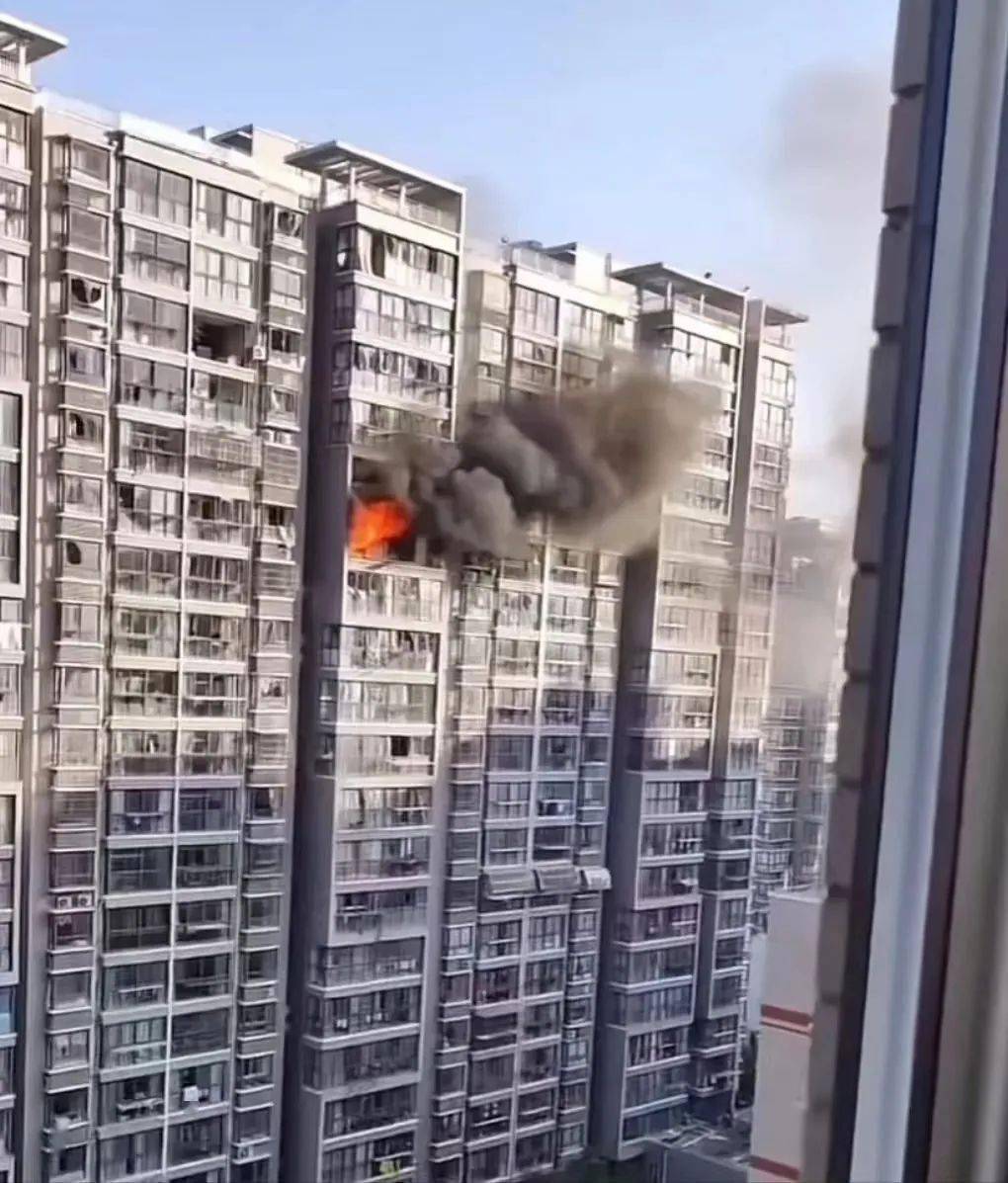 如东高楼坠落事件深度分析与观点阐述