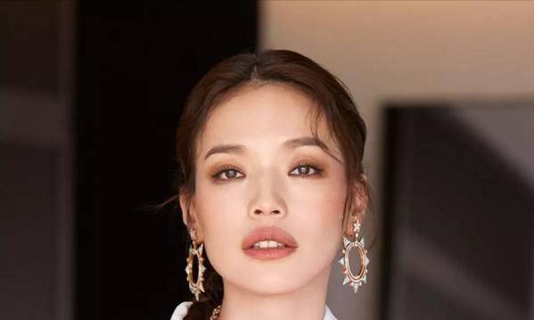 小嘴女明星，星光传奇人生闪耀荧幕内外