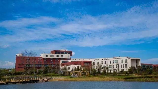 北京电影学院，梦想起航地，自信铸就辉煌之路
