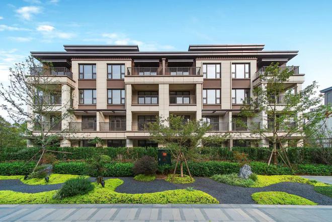 扬州最新住宅项目探访，小巷特色小店与独特环境体验