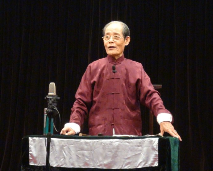 评书演员，传承经典之声的艺术家们