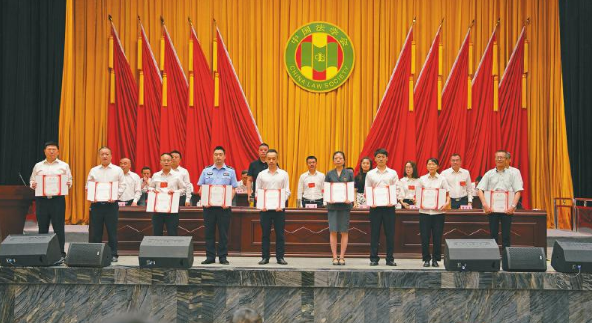 三台最新招聘资讯，探索自然美景之旅，寻找内心平静之旅