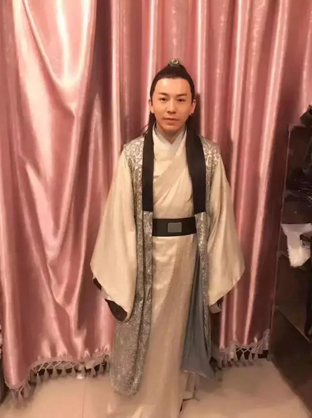 YY最新拍摄聚焦娱乐新潮流